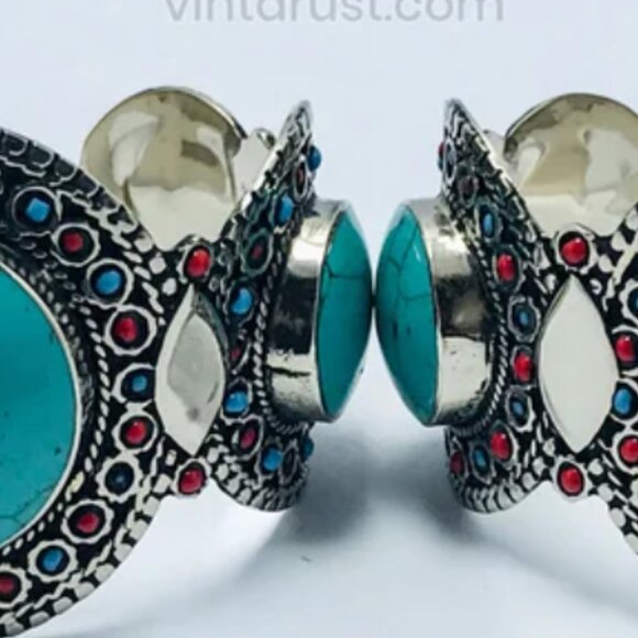 Single Handmade Kuchi Cuff Bracelet: Afghan Tribal Jewelry - Picture 6 of 8